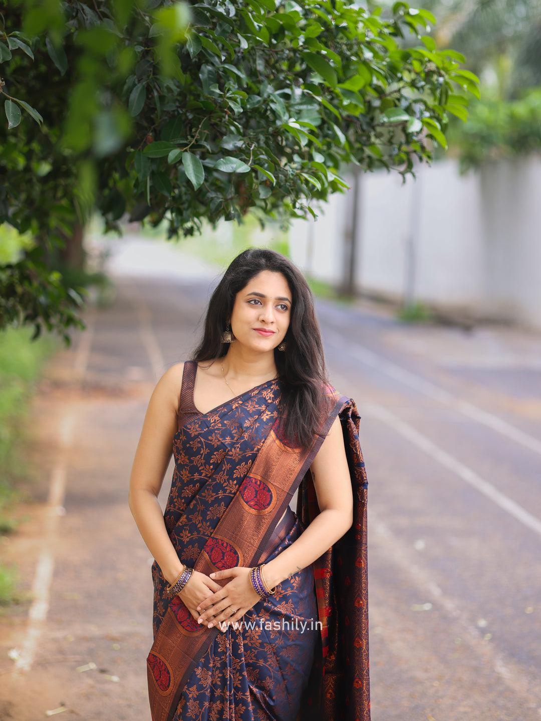 Fashily Elegant Navy Blue Saree with Jari Work and Red Meena Highlights