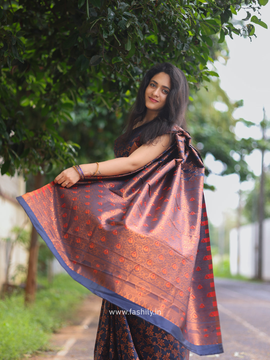 Fashily Elegant Navy Blue Saree with Jari Work and Red Meena Highlights