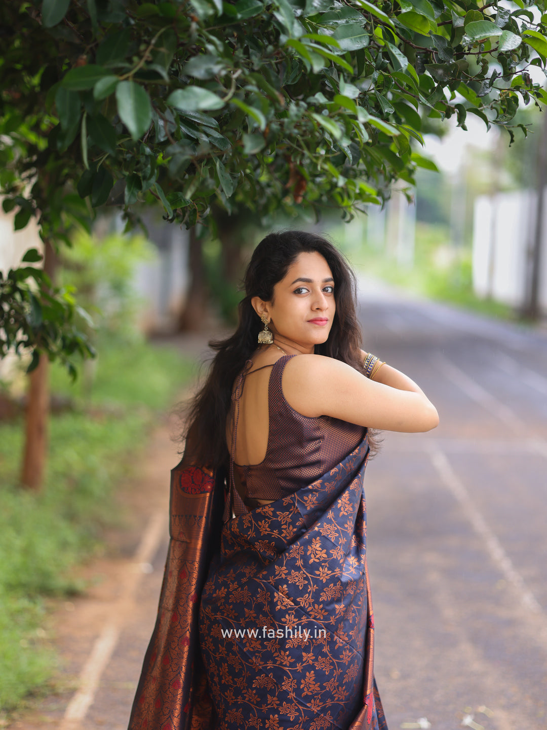 Fashily Elegant Navy Blue Saree with Jari Work and Red Meena Highlights