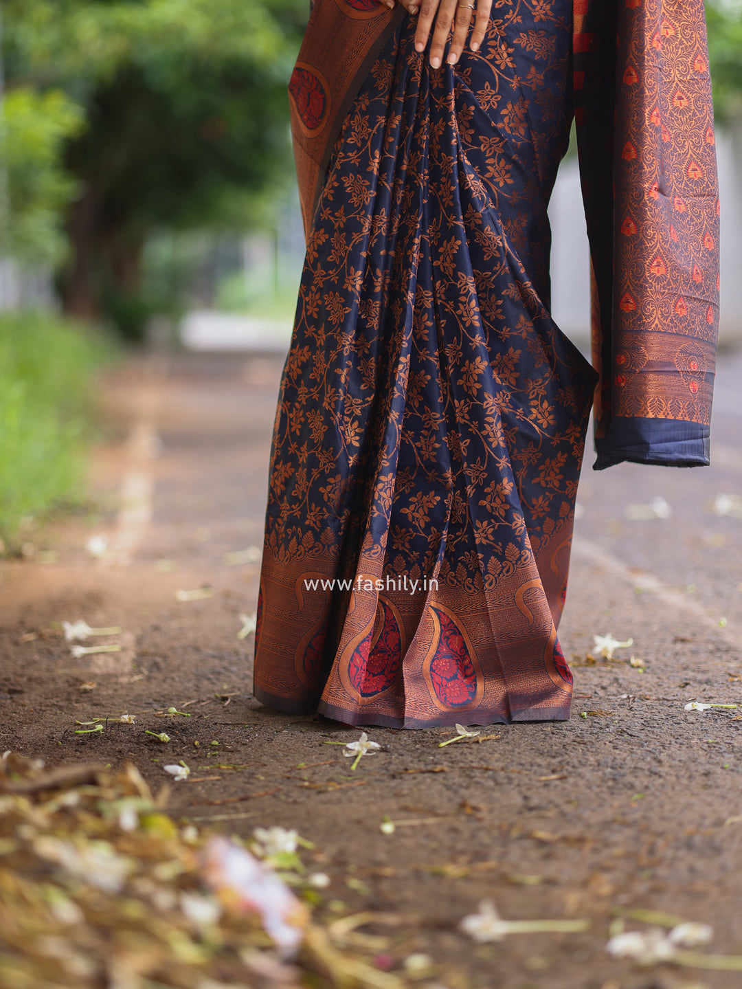 Fashily Elegant Navy Blue Saree with Jari Work and Red Meena Highlights
