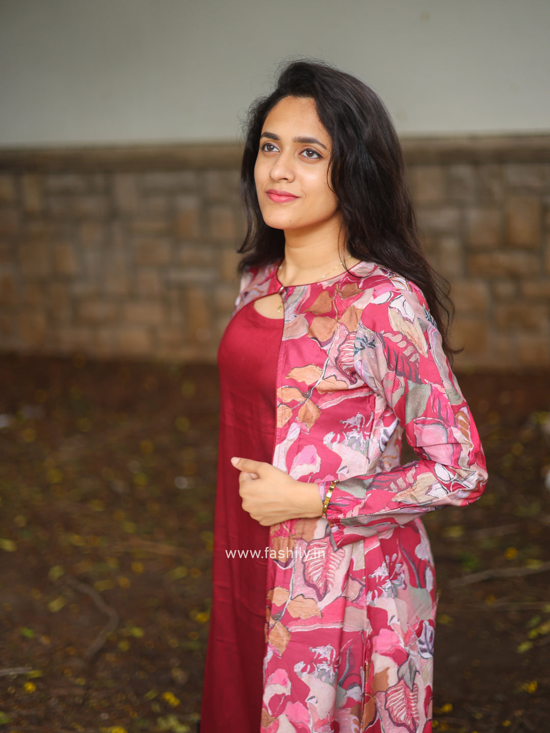 Fashily 2 Pieces Chic Blazer and Sleeveless Top for the trendy girls