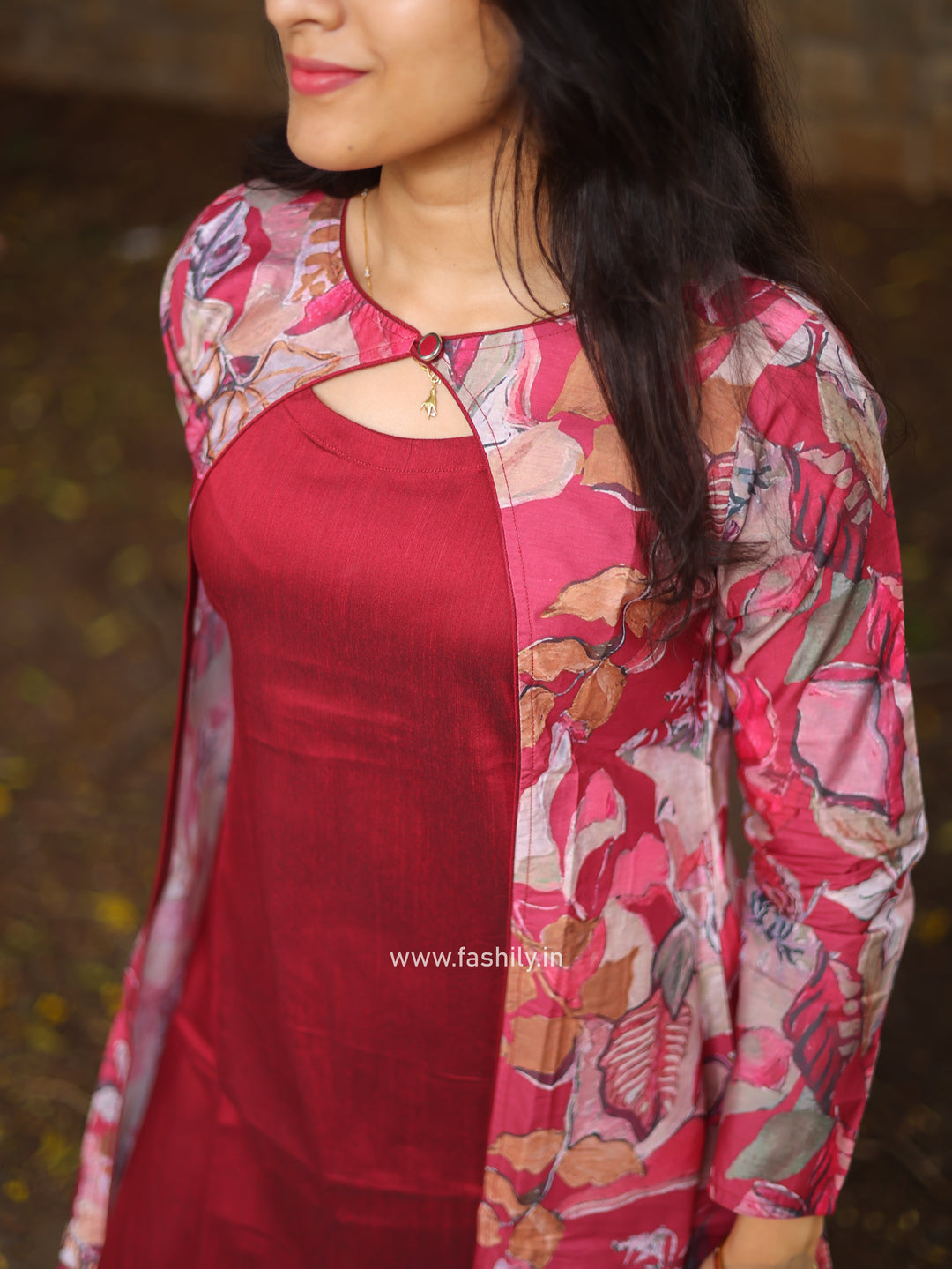 Fashily 2 Pieces Chic Blazer and Sleeveless Top for the trendy girls